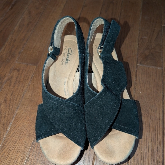 Clark's Giselle Cove Women's Black Suede Wedge Sandals - Picture 11 of 11